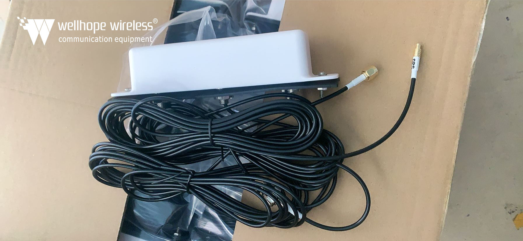 2024-3-21 4G wifi 440MHz antennit WH-DB-KH 200kpl laivalla