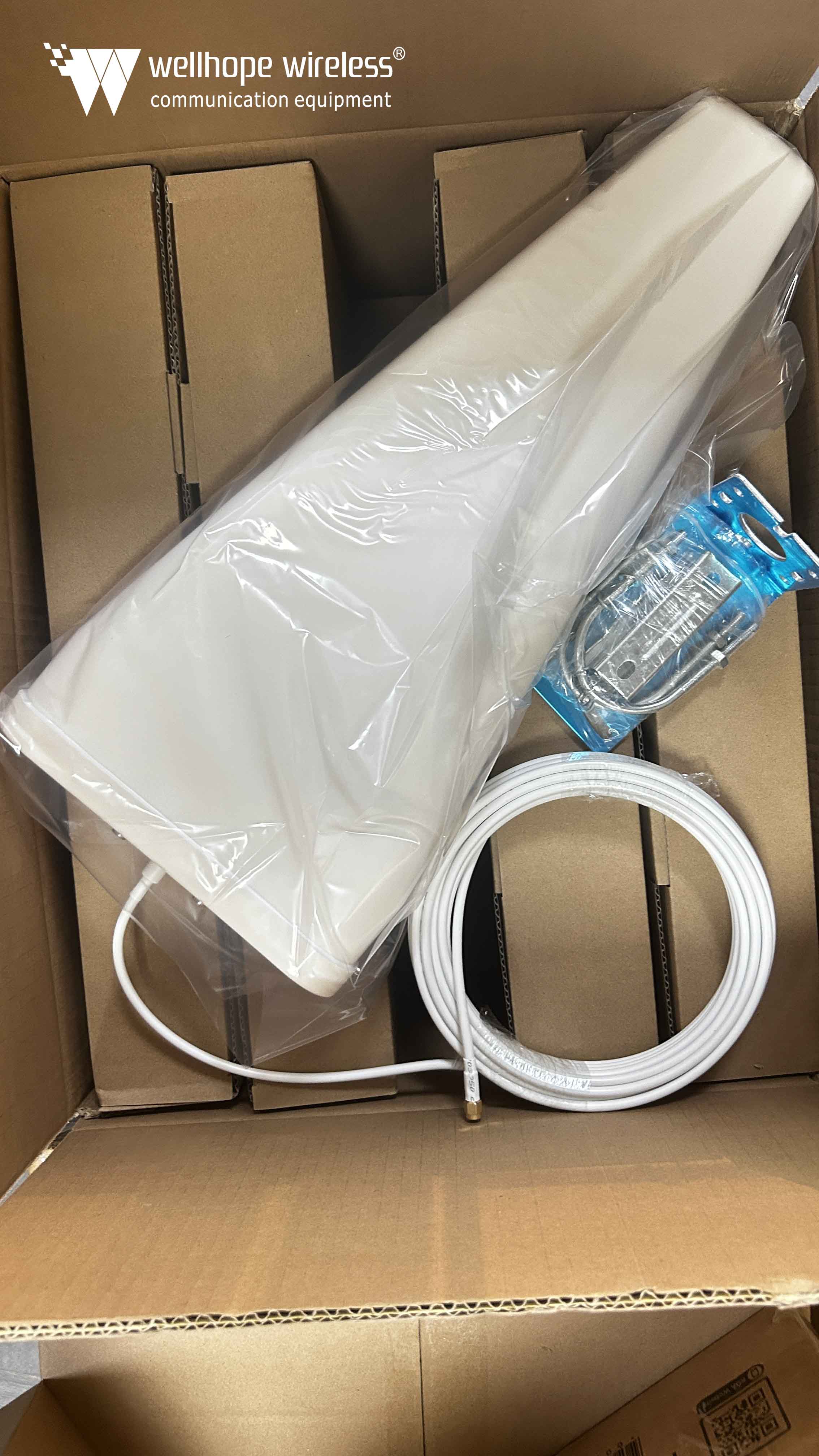 2025-1-3 5G 600-6000MHz Log jaksollinen antenni WH-5G-D12 100PCS ja 5G paneeliantenni WH-5G-WiFi9X2 laivalla