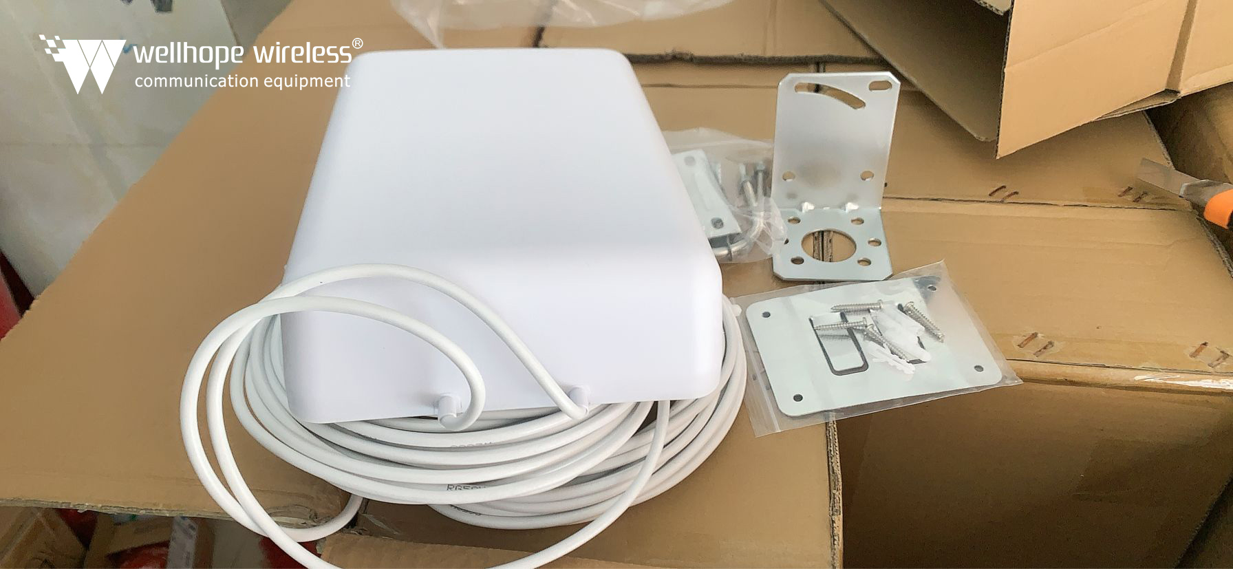 2024-5-29 5G+wifi sisällä ja ulkona Patch-antenni WH-5G-WiFi9X2 200kpl prosessissa