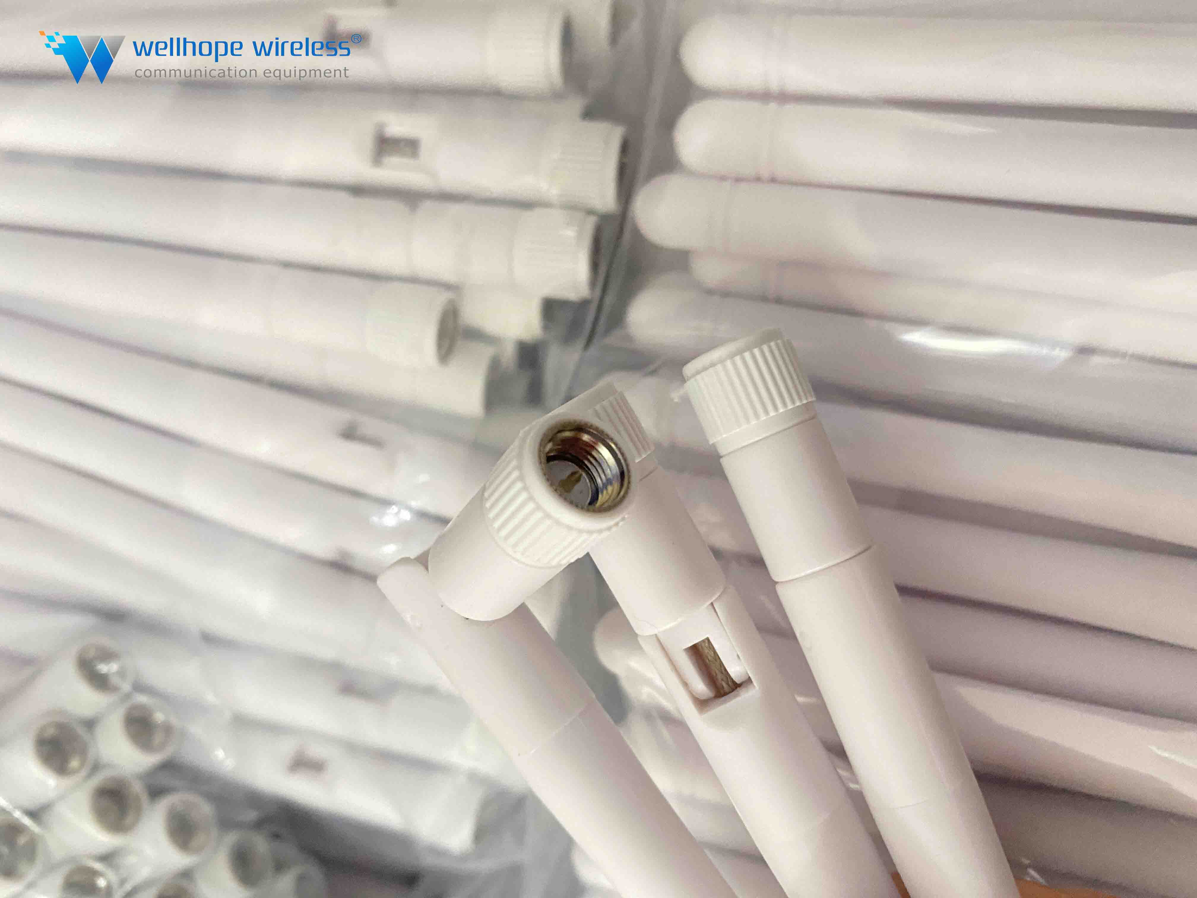 2022-8-16 whlangaton 2200kpl WLAN WiFI antenni WH-2.4GHz-02.5 laivalla
